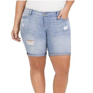 Torrid Classic Skinny Mid‎ Bermuda Short Light Wash Blue Women's Size 26 SS-634